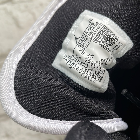 Jordan 1 “Chicago” - Picture 9 of 9